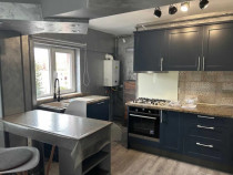 Apartament 3 camere, decomandat - zona Centru Civic