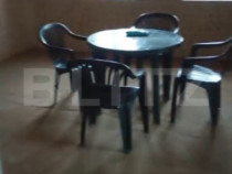 Casa de vanzare, Maieriste