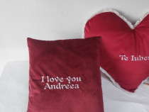 Perne din catifea brodate cu mesaj de Sf. Valentine's day