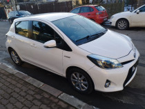Toyota Yaris Hybrid benzina+electric consum 3L