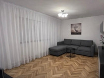 Apartament 3 camere, decomandat - zona Centru Civic