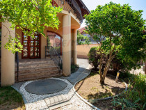 Casă modernă și spațioasă cu piscină,saună și sal...