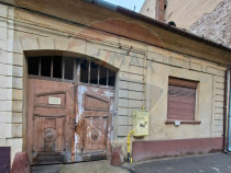 Proprietate centrală Arad, 260 mp, cotă teren mare, acc...