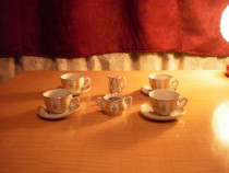 Serviciu de ceai din portelan vintage pentru papusi
