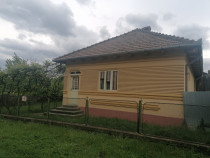 Casa, str. Mihail Sadoveanu (cartier Lunca de Jos)