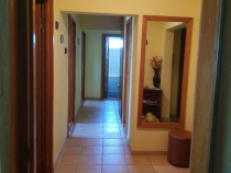 Apartament cu 3 camere in zona CIRESICA