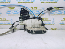 Broasca incuietoare usa stanga spate a2047331708  Mercedes-Benz C-Clas