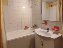 Inchiriez apartament cu 2 camere in zona Aeroport