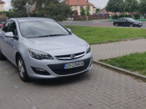 Opel Astra J, sedan, argintiu, fabricație octombrie 2016