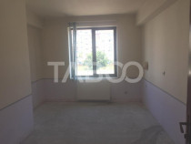 Spatiu comercial de inchiriat 15 camere 16 bai curte Sibiu z