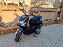 Scuter Yamaha,3000 km,2t,fab.2008