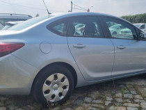 OPEL ASTRA J 2015, BENZINA