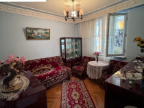 Ap 3 cam, str. Lămâiței, et. 2. Preț 48.000 eur