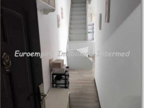 Apartament de inchiriat cu 3 camere decomandat zona Poarta 6 Constanta