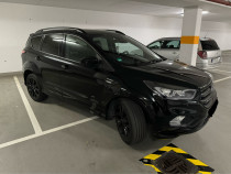 Ford kuga 2018 masina