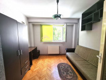 Apartament cu 3 camere, zona str. Tasnad