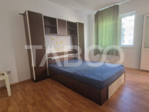 Apartament de inchiriat 2 camere 2 balcoane etaj 1 loc de pa