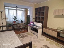 Apartament 3 camere de inchiriat zona Frigocom ( Agent Alex