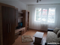 Inchiriez apartament cu 3 camere decomandat, ultracentral - Bistrita