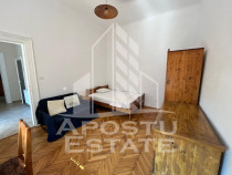 Apartament renovat complet in cladire reabilitata, Piata ...