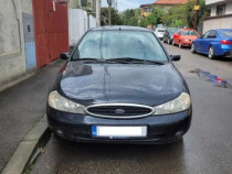 Vand Ford Mondeo defect