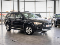 Mitsubishi outlander automat 7 locuri 4x4 full option