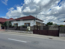 Casa individuala de vanzare, in centru, cu 1050 mp teren