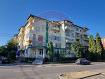 Apartament cu 4 camere de vânzare - strada Moldovei