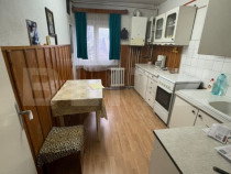 Apartament de vanzare, 3 camere, 70 mp, etaj 3, zona Kauflan