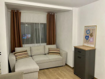 Apartament cu 3 camere, decomandat - zona Centru Civic
