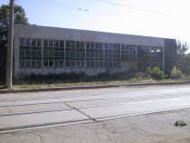 Hala de inchiriat 2045 mp. Comision Zero!!