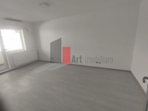 Vânzare apartament decomandat bloc nou 3 camere cu centr...