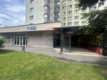 Spațiu comercial de închiriat cu terasa