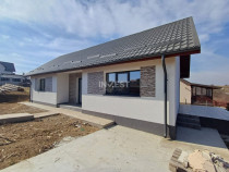 Casa cu 3 camere , Miroslava