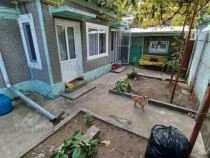 Casa din caramida, teren 180 mp, deschidere dubla, zona Piat