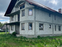 Casa la rosu, teren 1675mp, Fratautii Vechi