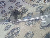 Macara geam dreapta fata Dacia Duster