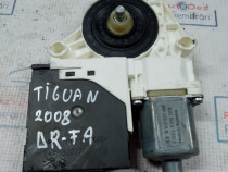 Motoras macara dreapta fata Volkswagen Tiguan 2008