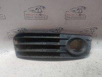 Grila proiector stanga Audi A4 B8 2010