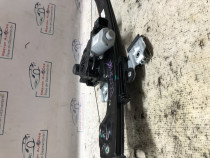 Motoras macara dreapta fata Ford Ecosport 2015