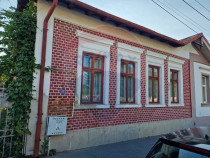 Casă / Vilă 4 camere , Teren 809 mp , str. Sf. Apostoli