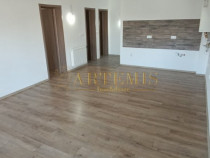 Apartament de 3 camere, semidecomandat, 72 mp., zona Liberta