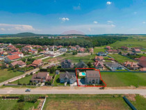 De vânzare Pensiune cu piscină și 12 camere Băile Fel...