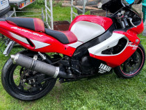 Motocicleta Yamaha yzf 1000 r thunderace