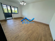 Apartament de cu 3 camere, decomandat, etaj intermediar, Da