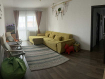 Apartament de 4 camere zona TRACTORUL