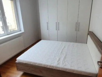 3 camere in zona Medicinei