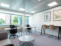 Spațiu de birou privat pentru 3 persoane în Regus Charles de Gaulle