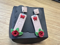 Un trandafir , cercei handmade , lut polimeric , fimo