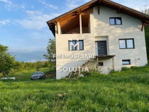 Casă/pensiune spațioasă în Berchez, Maramureș!
